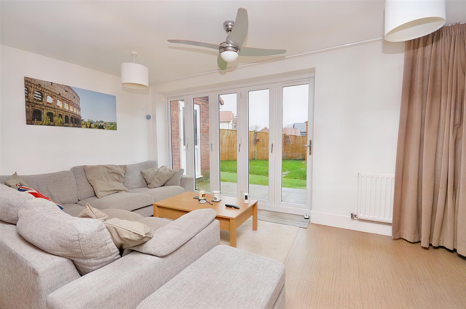 Property Details for Sunflower Lane, Polegate Town Property Estate